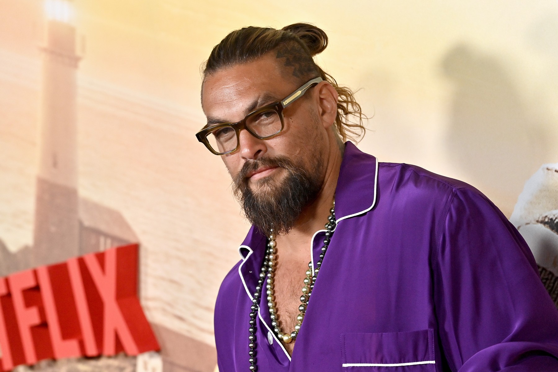 Jason Momoa, originar din Hawaii, le cere turiștilor să renunțe la vacanța pe insula devastată Maui