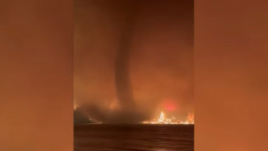 O tornadă de foc s-a produs într-o zonă devastată de incendii, în Canada