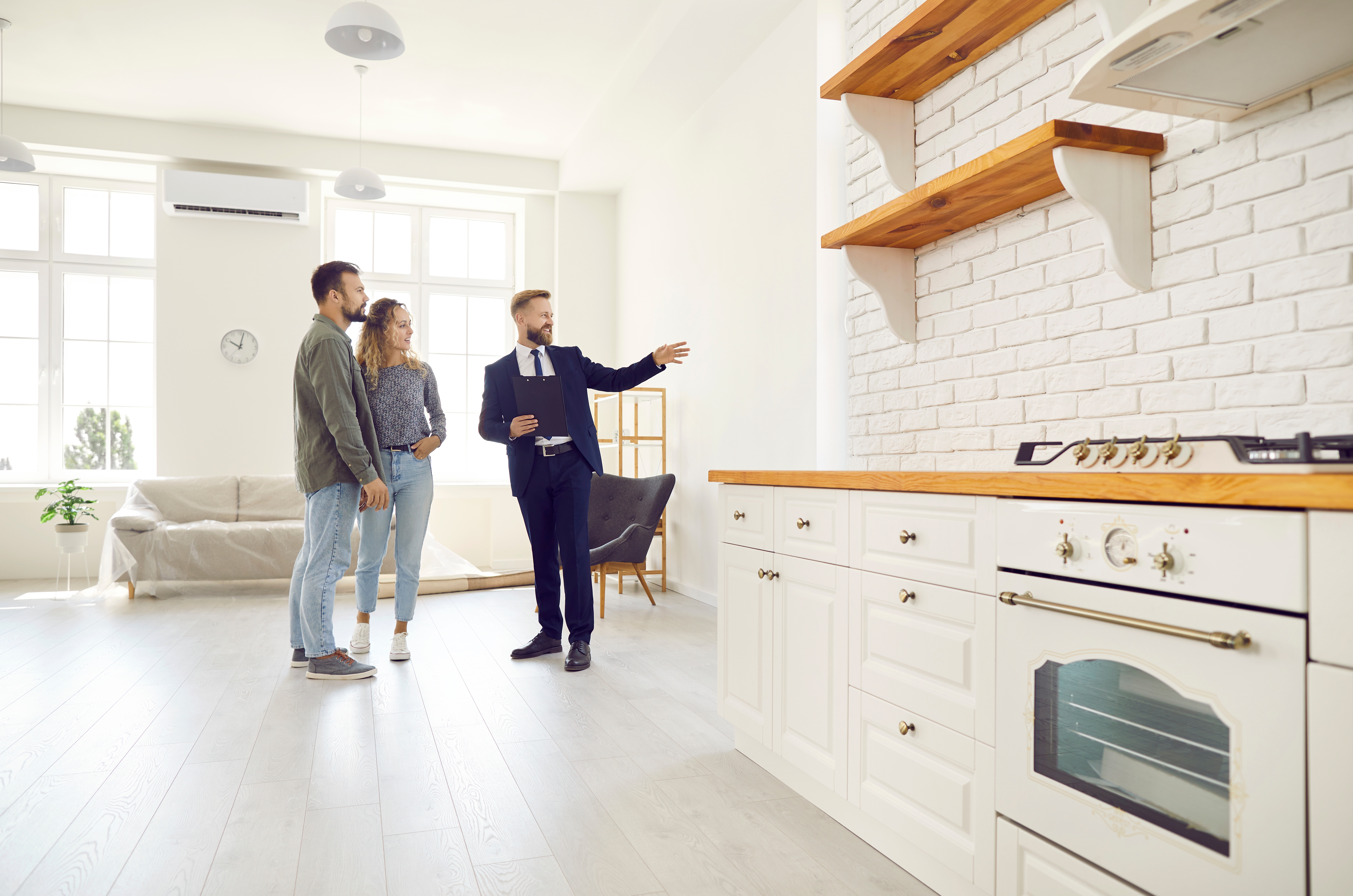 Câți ani trebuie să muncească un român pentru a-și cumpăra un apartament, comparativ cu alte țări