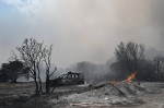 Griechenland - Feuer und Löscharbeiten in Parnitha / Parnes, im Norden der griechischen Halbinsel Attika, etwa 30 km nor