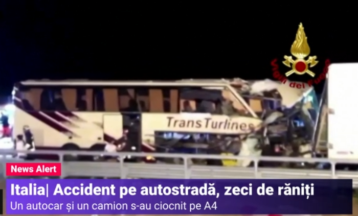 Zeci de răniți în Italia, după ce un autocar a lovit un camion pe o autostradă