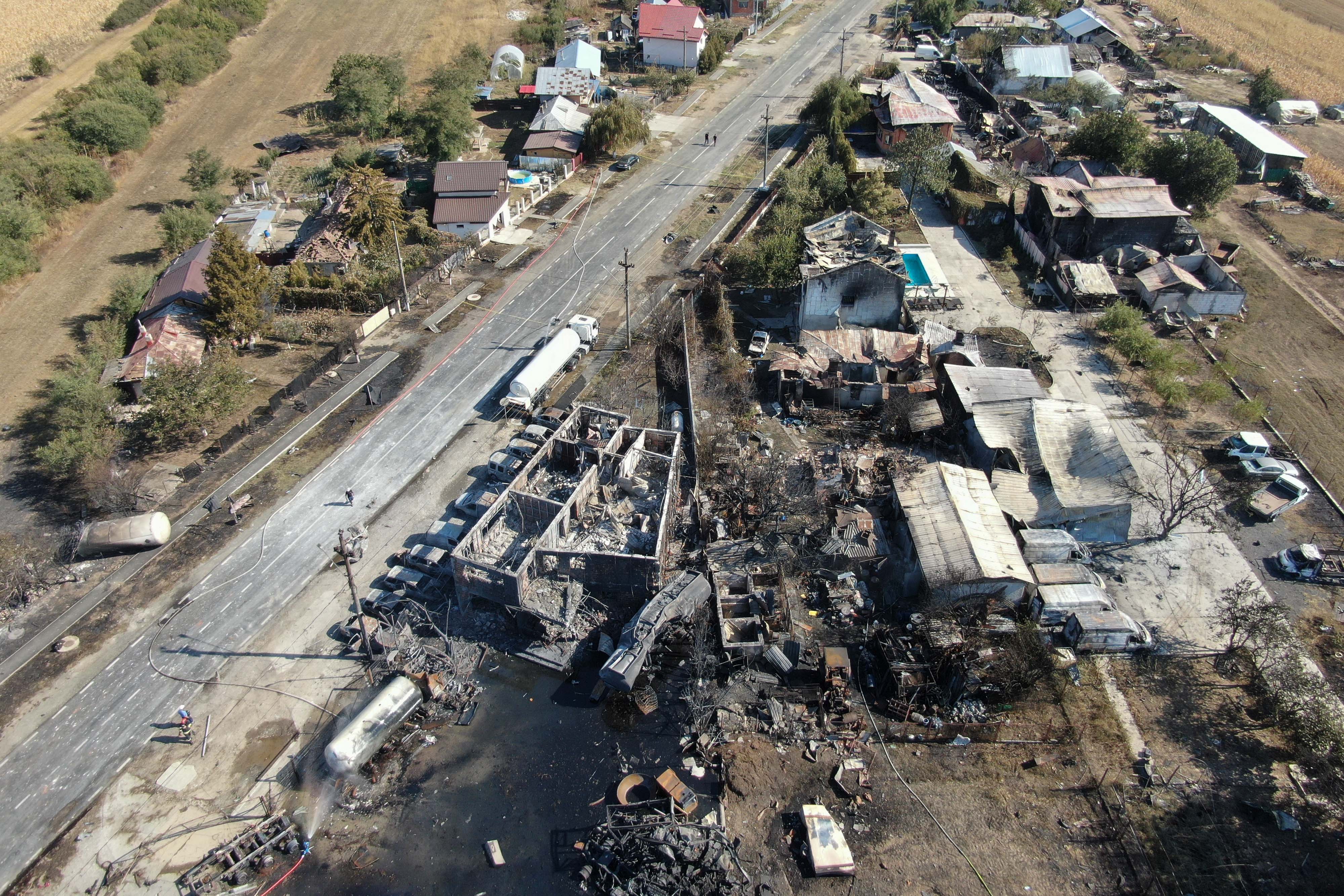 Patronii stației GPL din Crevedia promit să reconstruiască toate casele afectate de explozii. Localnicii au fost chemați la discuții