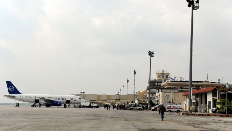avion pe pista aeroport alep
