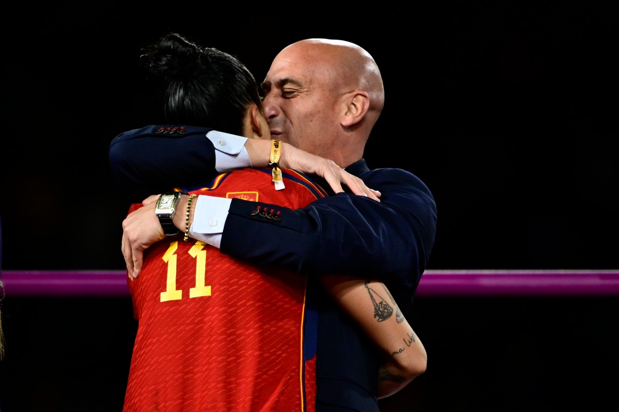 Parchetul spaniol cere 2 ani şi jumatate de inchisoare impotriva lui Luis Rubiales in cazul sarutului forţat de la CM de fotbal feminin