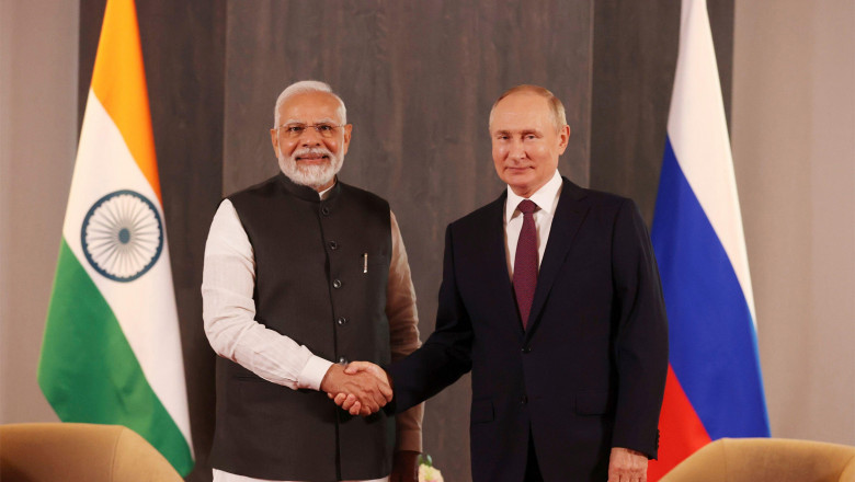 Preşedintele rus Vladimir Putin și premierul indian Narendra Modi