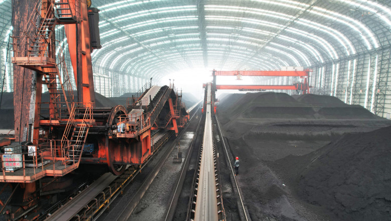 depozit de cărbune la o unitate de producere a energiei electrice din China