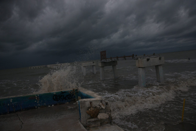 FL: Hurricane Idalia approaches Florida