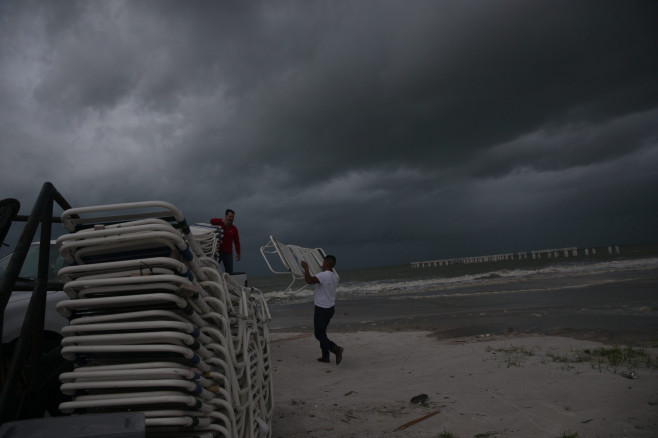 FL: Hurricane Idalia approaches Florida