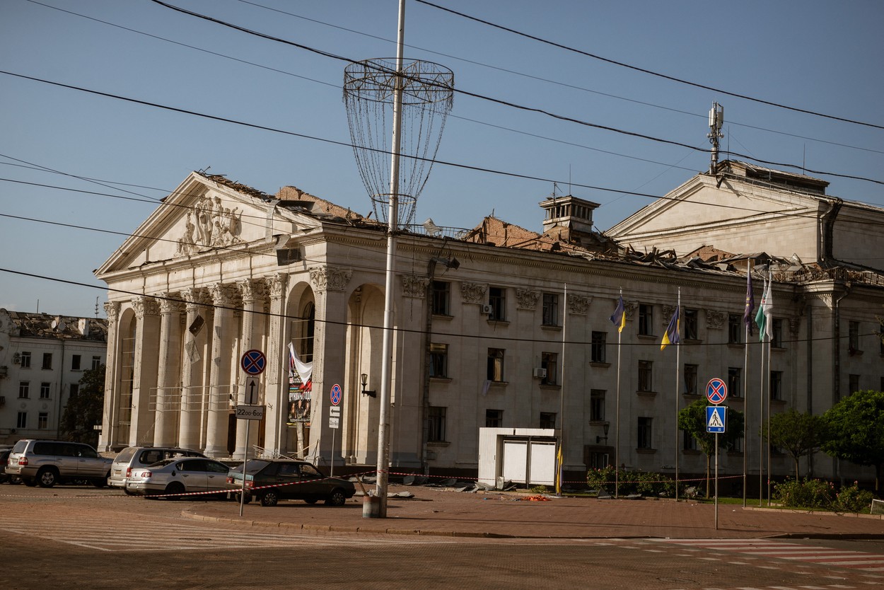 Zelenski promite răzbunare pentru „atacul terorist” de la Cernihov, soldat cu 7 morți. O gară din Rusia, lovită de o dronă
