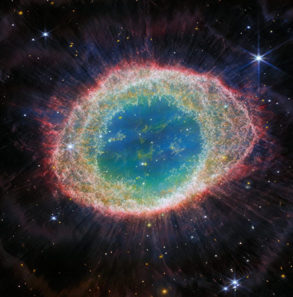 Nebuloasa Inel a fost fotografiată cu detalii nemaivăzute până acum, cu ajutorul telescopului spațial James Webb