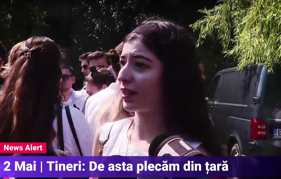 „Plecăm din țară din cauza voastră. Nu ne oferiți un trai decent”. Revoltă la înmormântarea tinerilor uciși de șoferul drogat în 2 Mai