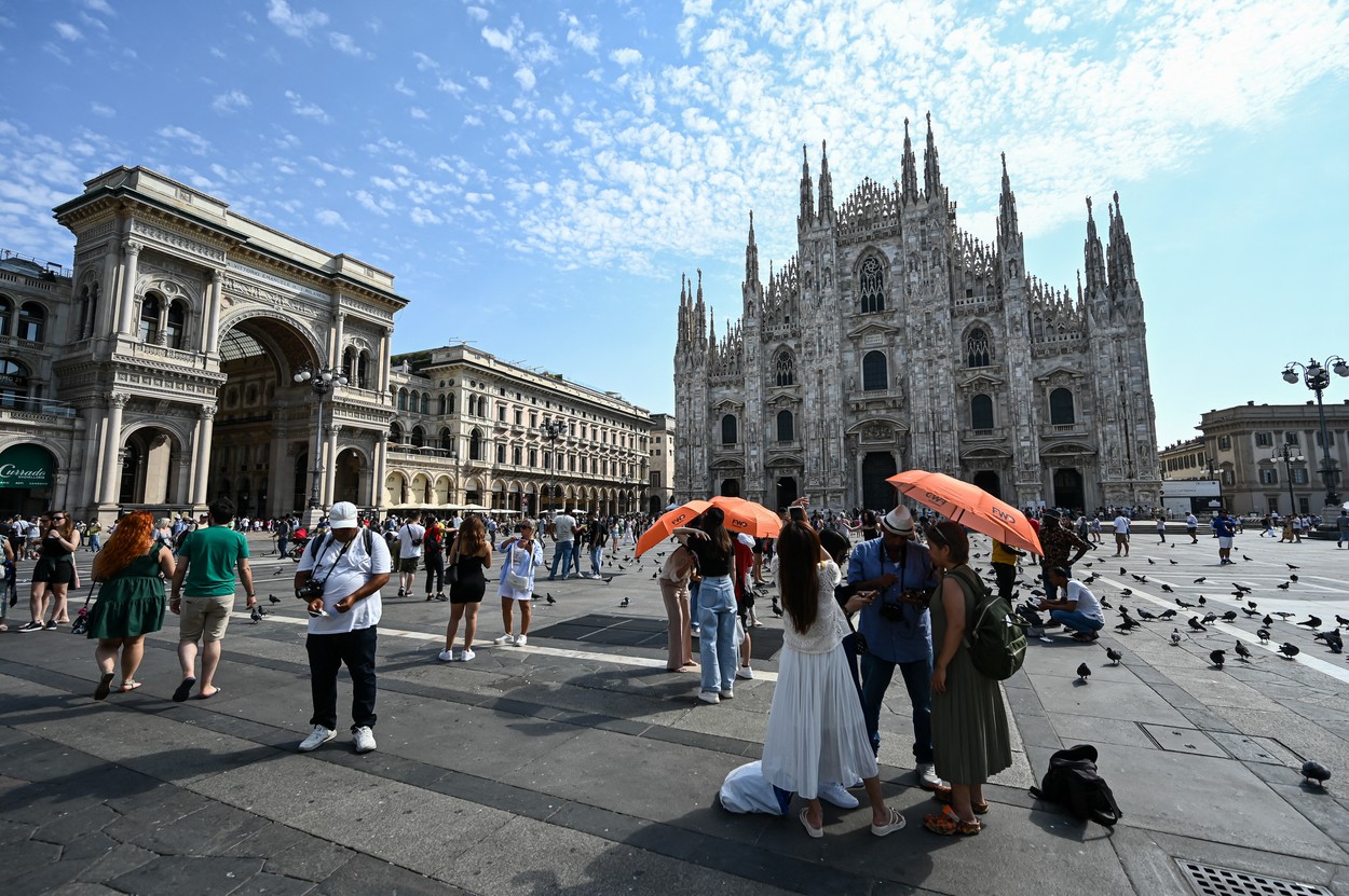Italia se topește din cauza anticiclonului „Nero”. Multe orașe sunt sub cod roșu de caniculă. Turiștii sunt sfătuiți să nu iasă afară