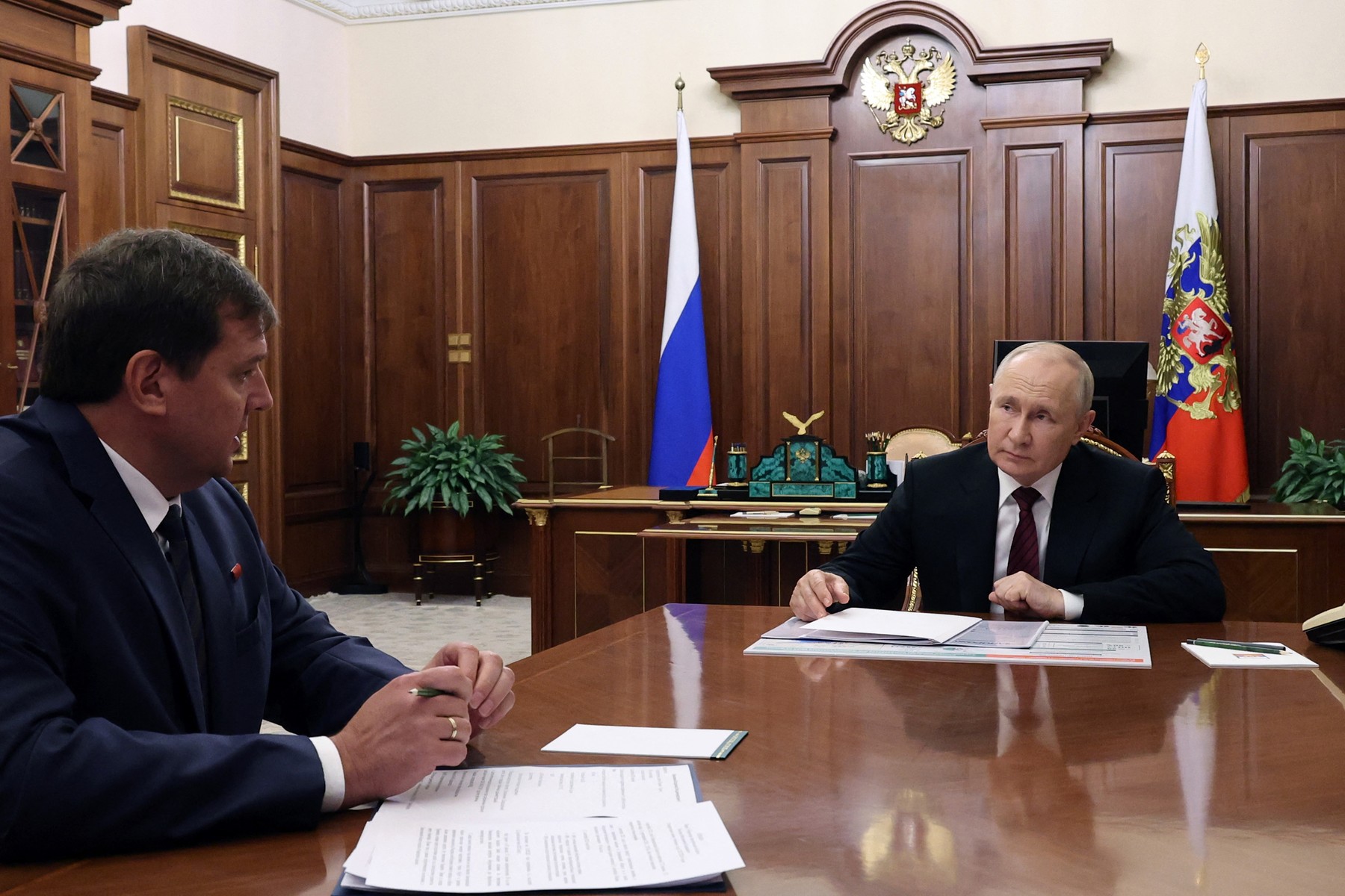 Scenetă la Kremlin. Putin a discutat cu marionetele sale din regiunile ocupate despre anul școlar și alegeri: „Toți copiii au manuale”