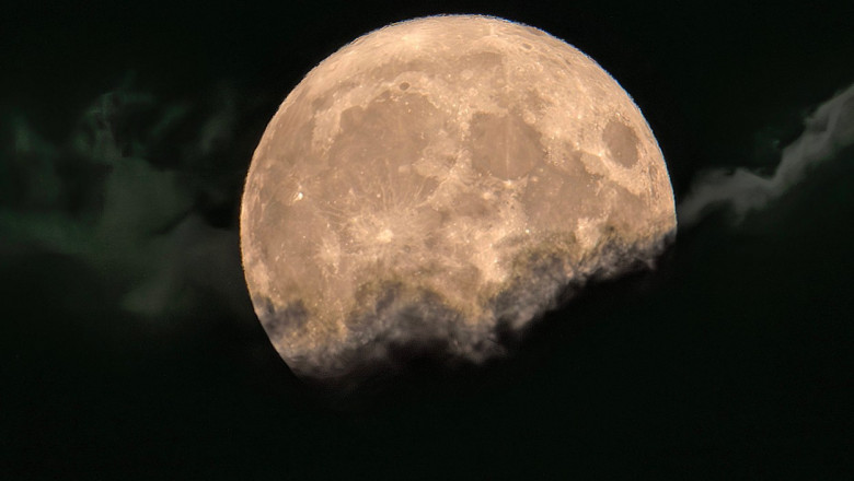 superluna albastra din 30 august 2023