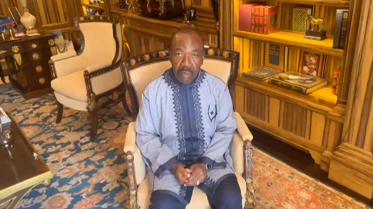 Lovitură de stat în Gabon. Mesajul președintelui Ali Bongo, după ce a fost arestat de junta militară