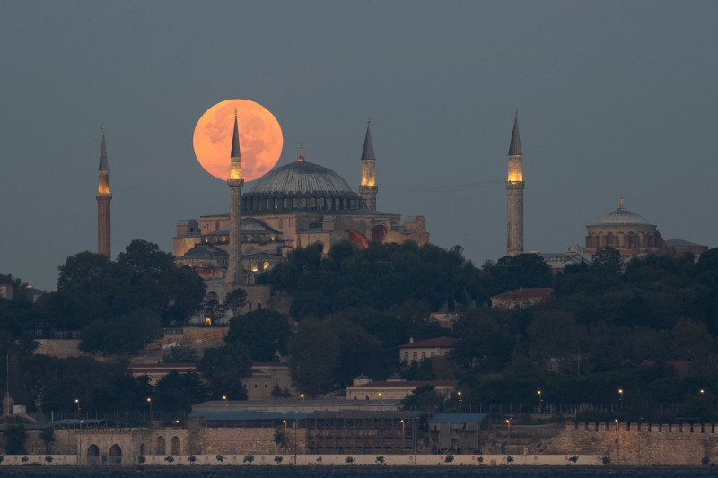 Supermoon in Istanbul
