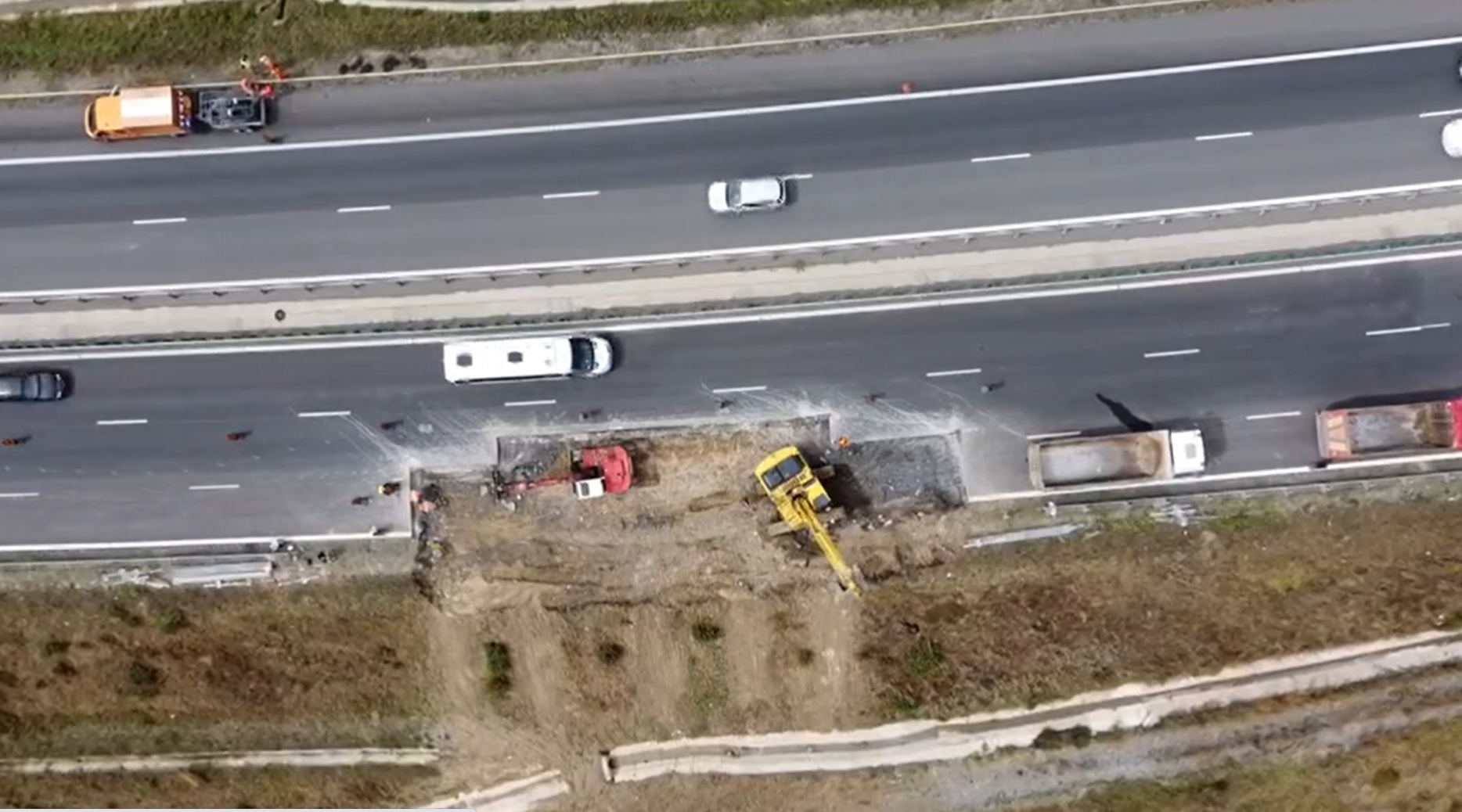 Restricții de circulație pe Autostrada A10, după ce o porțiune din carosabil s-a surpat