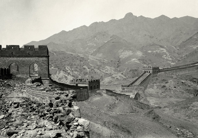 View of the Great Wall of China near Beijing / Photo, 1906