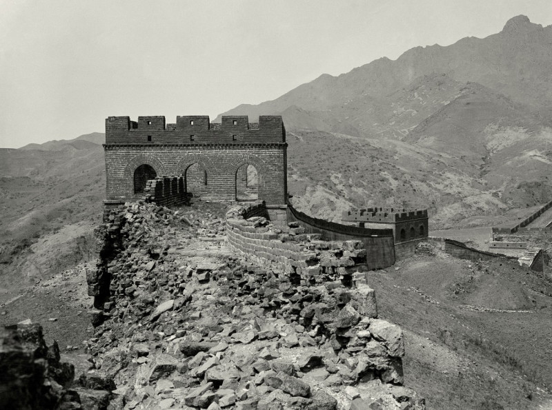 View of the Great Wall of China near Beijing / Photo, 1906