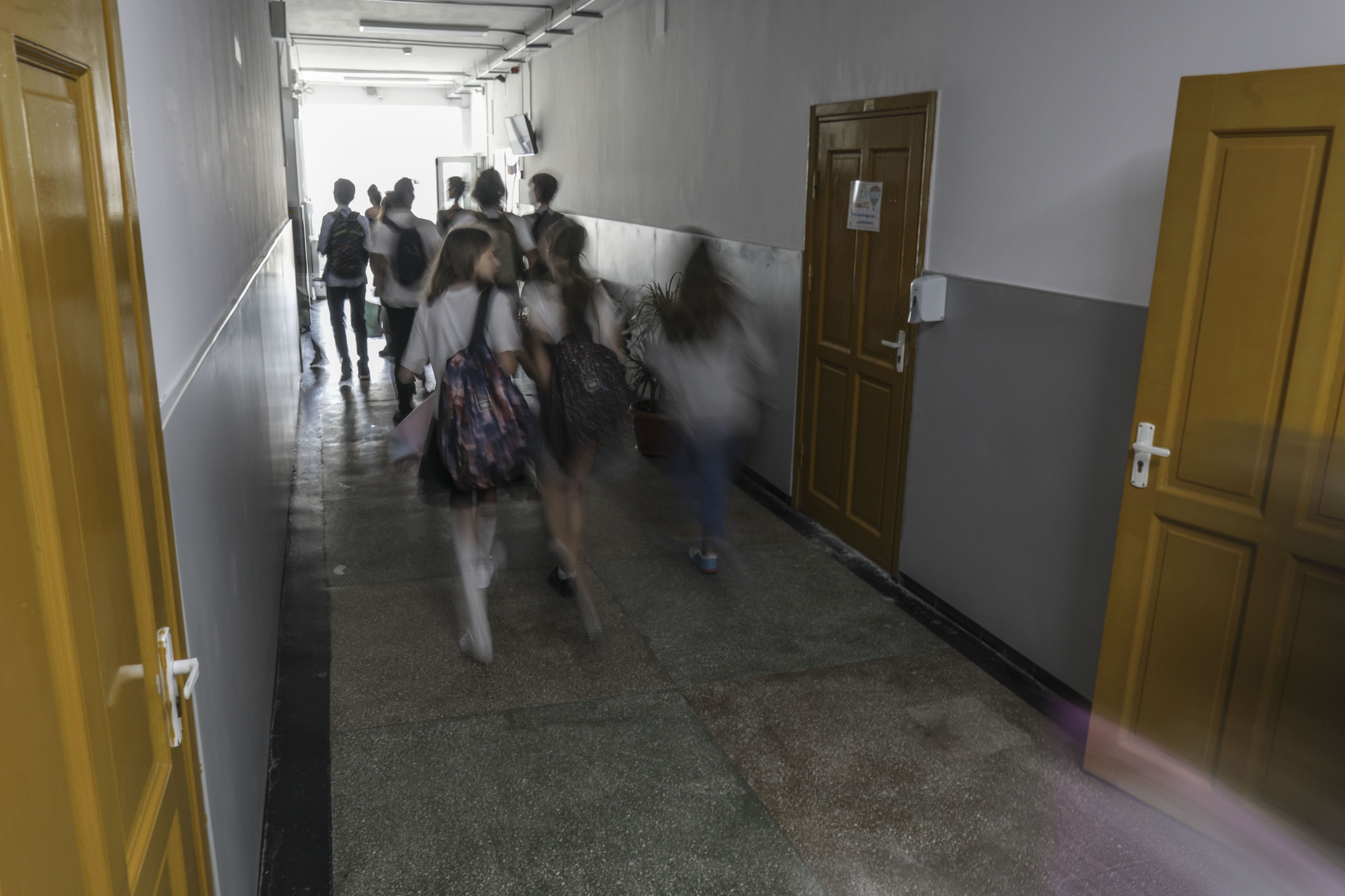 World Vision România: 2 din 10 copii din mediul rural spun că violența este prezentă „mult” sau „foarte mult” în școală