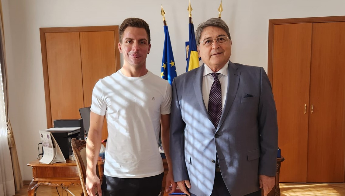 Unul dintre pompierii răniți la Crevedia și tratați în străinătate a fost externat. Radu vrea înapoi la muncă: „Băieții îmi duc dorul”