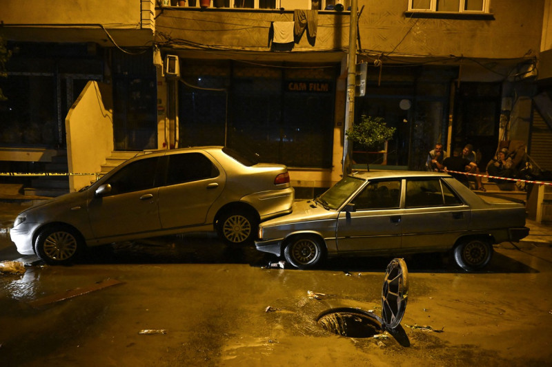 Flash floods hit Istanbul