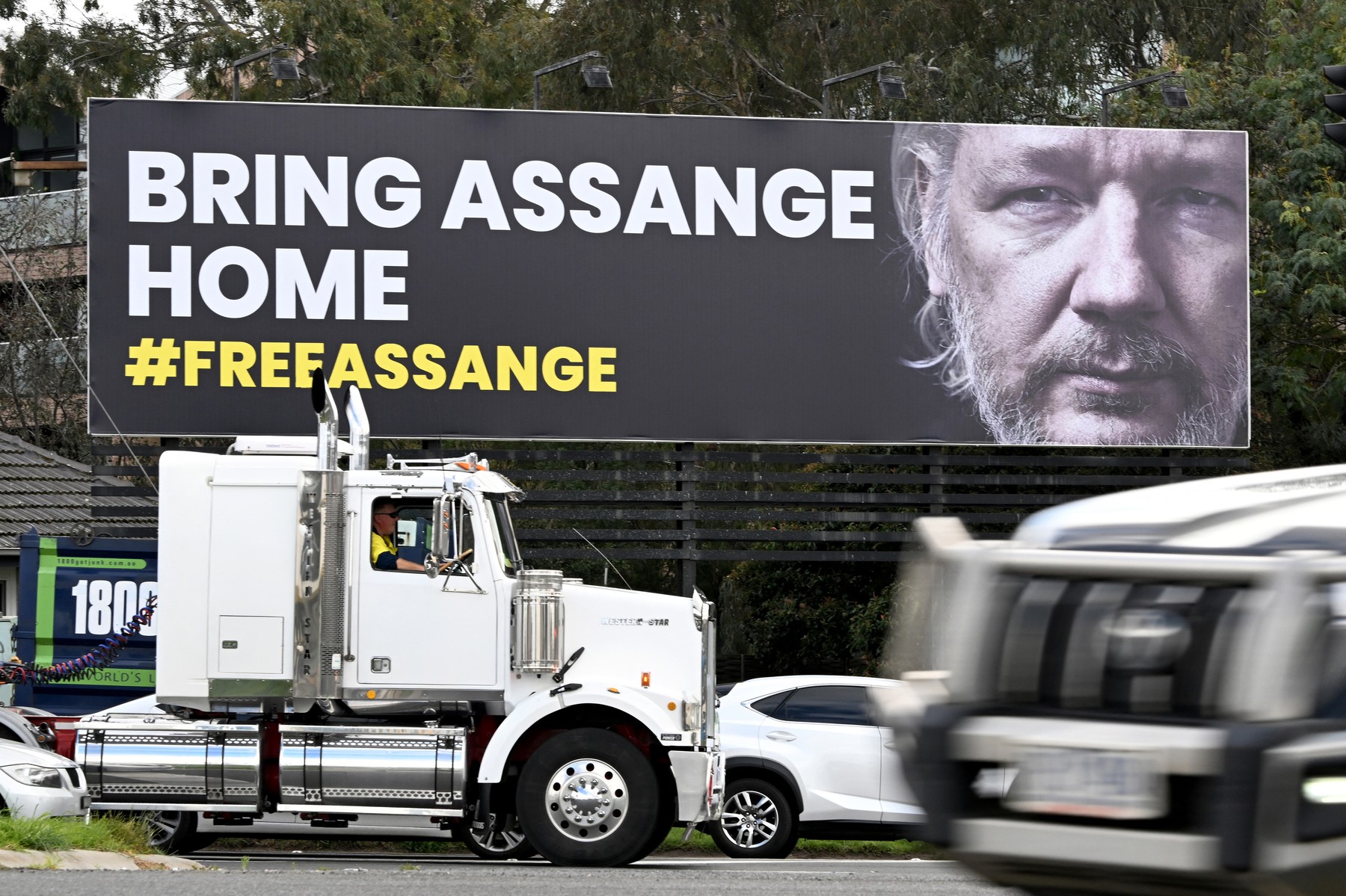 Julian Assange nu va primi azil în Franța, după ce o instanță a respins cererea unei asociații