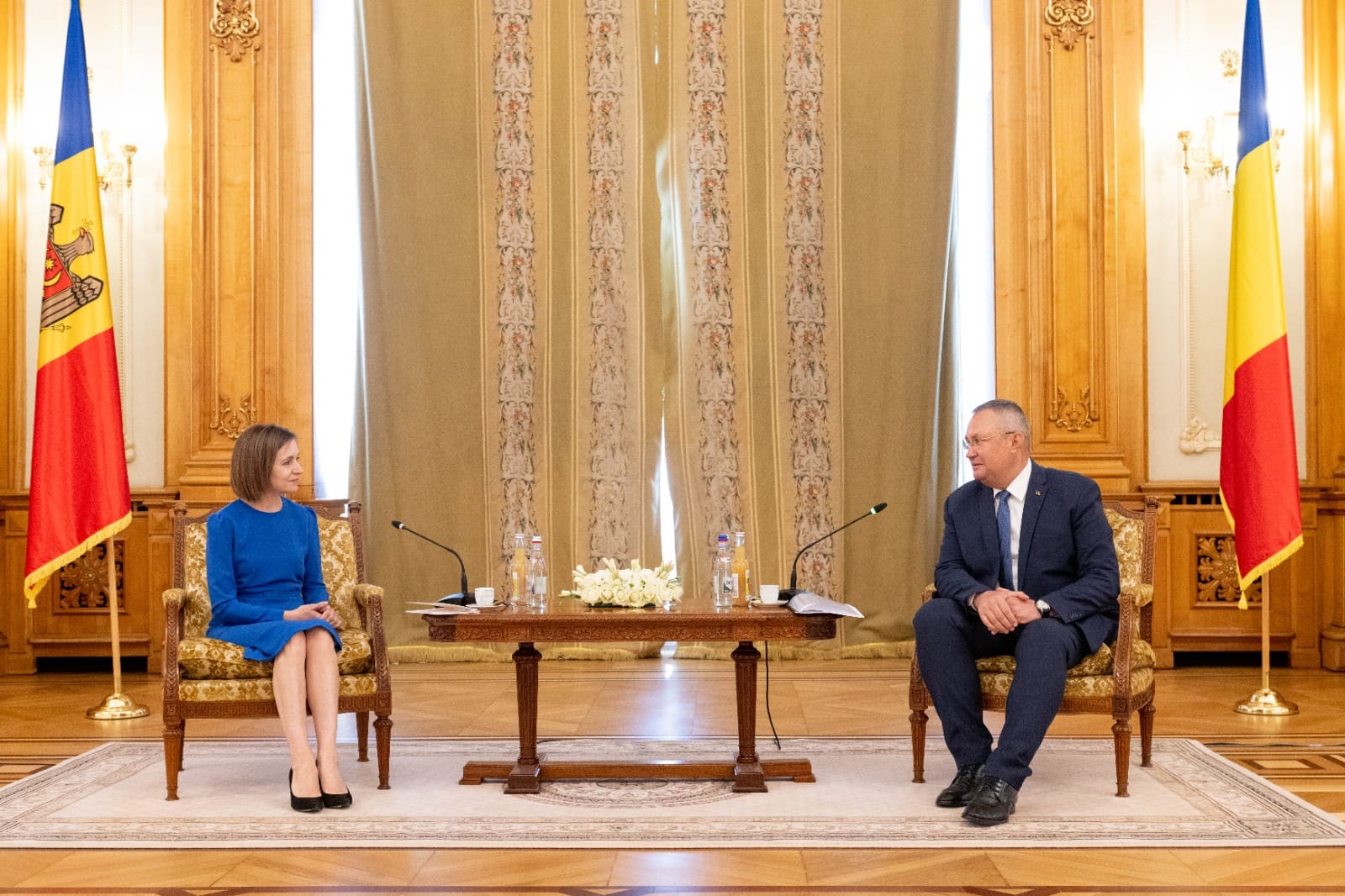 Nicolae Ciucă s-a întâlnit cu Maia Sandu: „Vor fi construite noi poduri peste Prut. Legăturile dintre cele două țări se vor îmbunătăți”