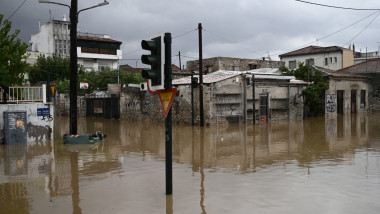inundatii in grecia