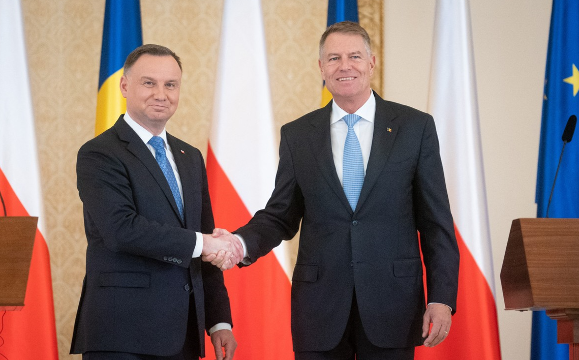 Klaus Iohannis a discutat cu Andrzej Duda despre interesele comune de securitate ale României şi Poloniei