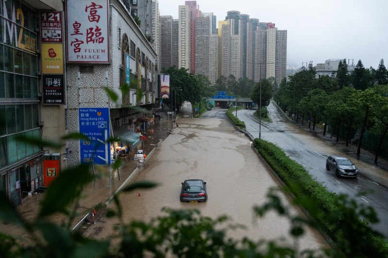 inundatii-hongkong-profimedia7