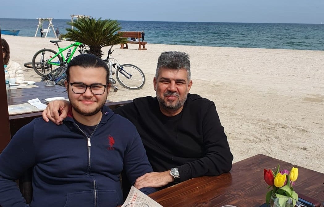 Fiul premierului s-a căsătorit civil. Marcel Ciolacu: „Sper să mă facă bunic cât mai curând”