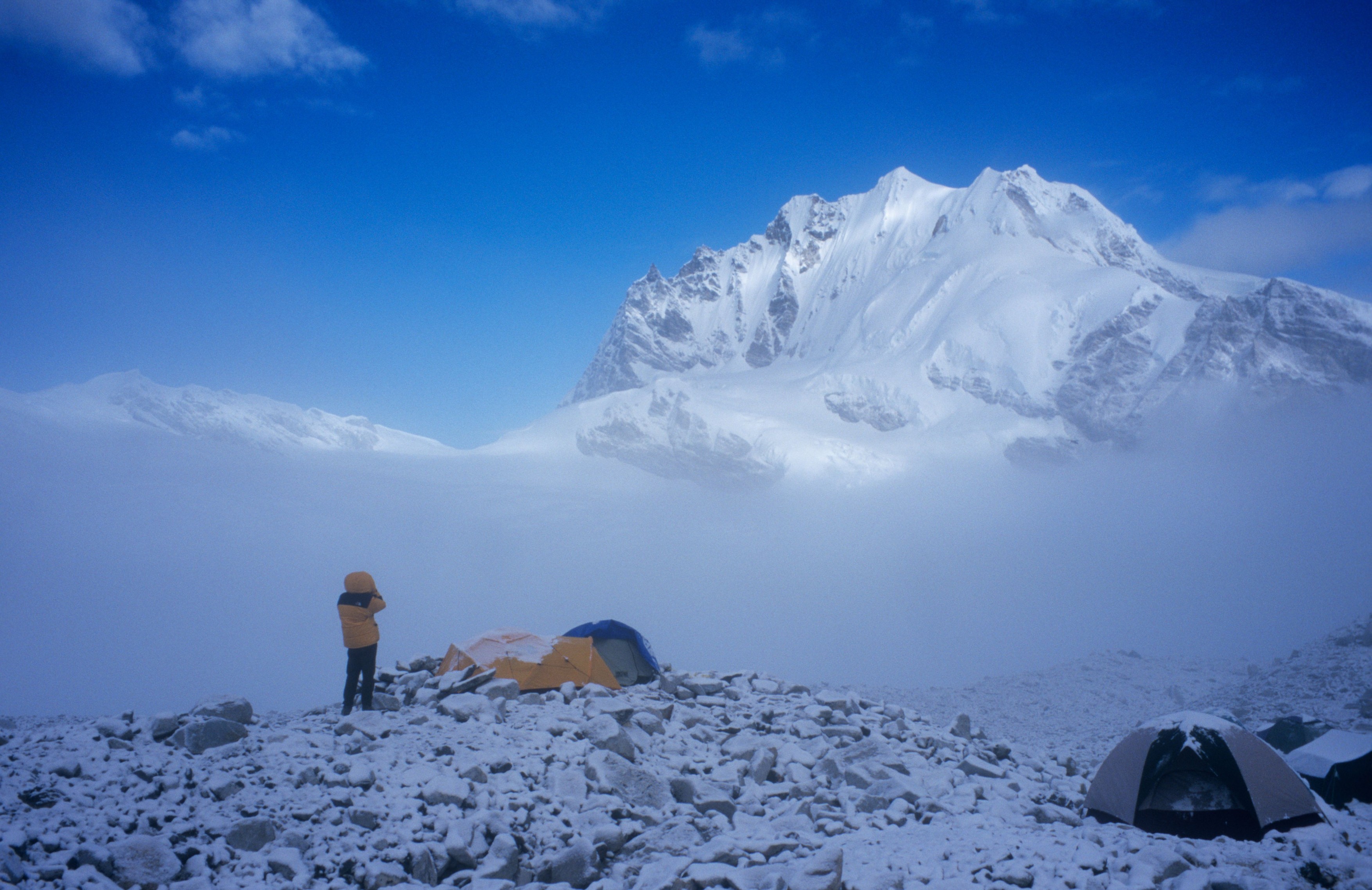 Încălzirea globală crește numărul morților în Himalaya. Clima schimbă regulile pentru alpiniști