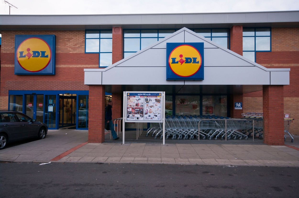 Adresa unui site pornografic, pe ambalajele unor dulciuri dedicate copiilor. Produsele, retrase de urgență de la vânzare de Lidl UK