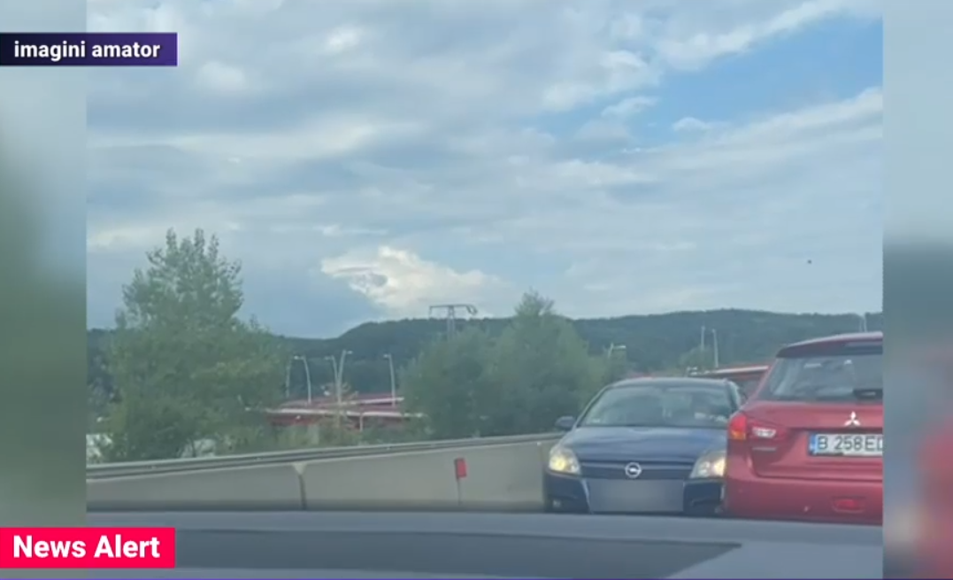 VIDEO Un șofer a creat haos pe DN1, în Câmpina. A intrat pe contrasens, după parapete, și toți șoferii au fost nevoiți să-l ocolească