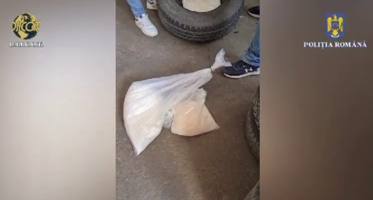Captură record: Zeci de kilograme de droguri, în valoare de 600.000 de euro, au fost descoperite după un control în trafic