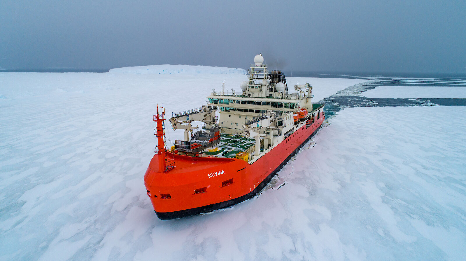 Misiune complexă de salvare a unui cercetător aflat la o bază din Antarctica. Mii de kilometri parcurși cu un spărgător de gheață
