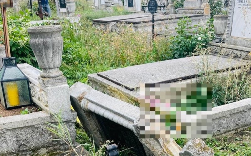 O femeie de 45 de ani a murit într-un cimitir din Cluj-Napoca, după ce o cruce a căzut peste ea