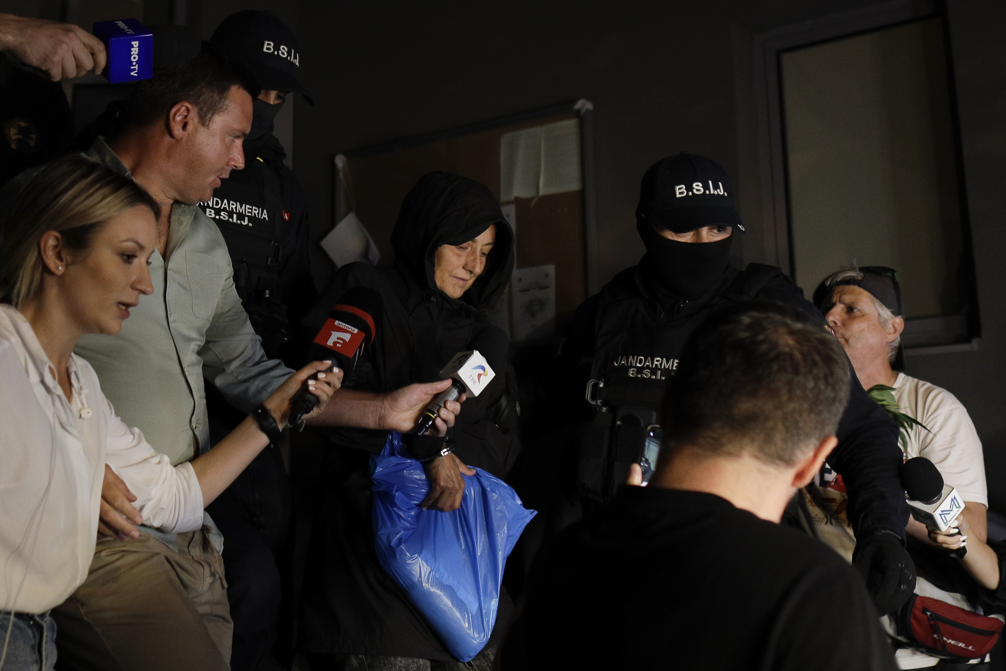 Mama lui Vlad Pascu a fost arestată preventiv pentru 30 de zile