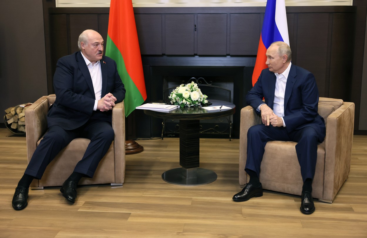 Lukaşenko a mers să-l vadă pe Putin la Soci şi i-a promis zeci de mii de tone de motorină şi benzină