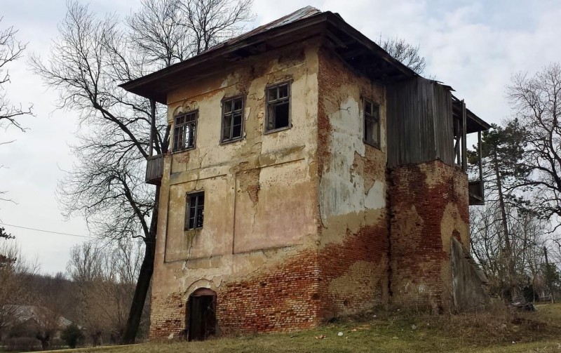 Cula Izvoranu - Geblescu inainte de renovare