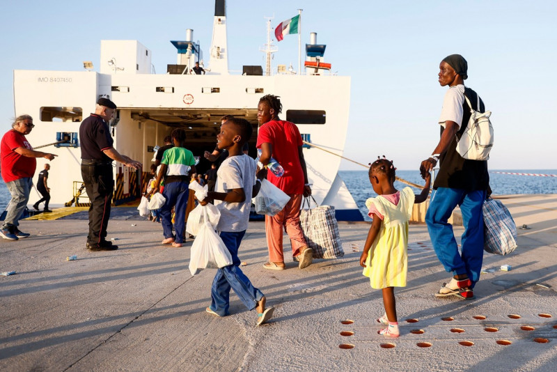 Migrants: Lampedusa, Boarding at the Port of Calapisana, Rome, Italy - 15 Sep 2023