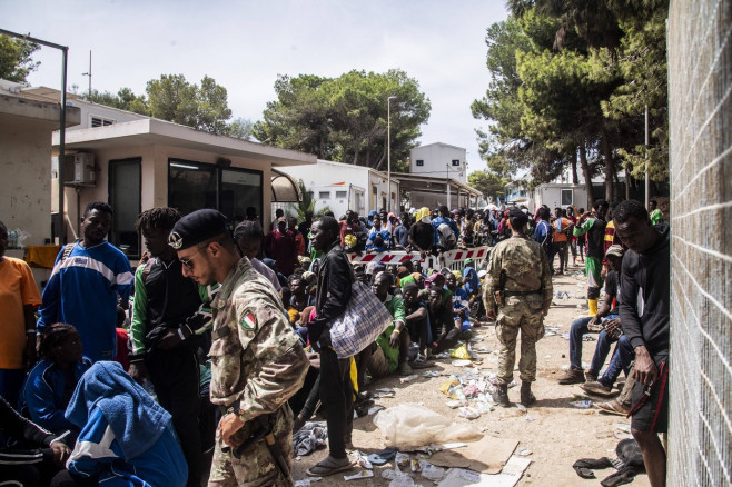 migrant emergency, the situation in the hotspot on the fifth day after the disembarkation of around 6000 people, Lampedusa, 16 Sept 2023