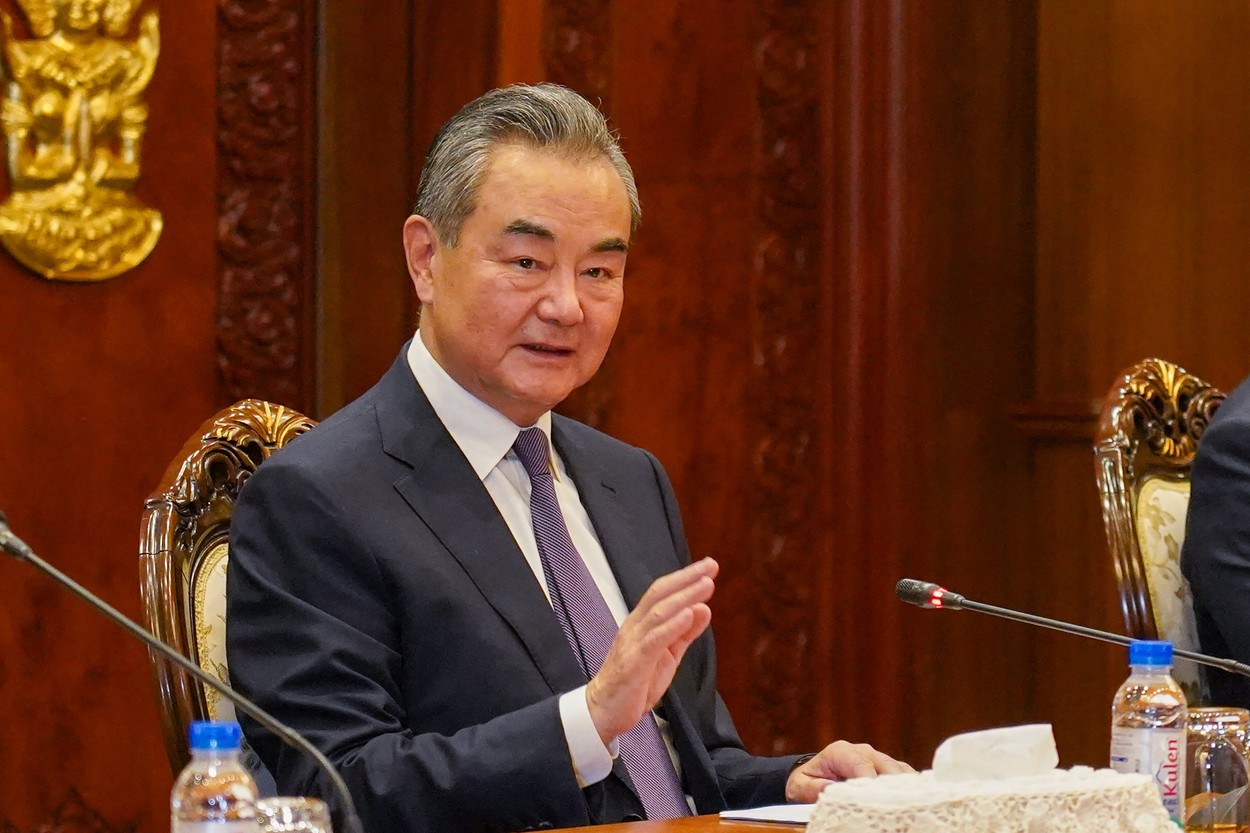 Zelenski anunță recucerirea unui sat strategic. Ministrul chinez de Externe a plecat pentru patru zile în Rusia ca să discute cu Lavrov