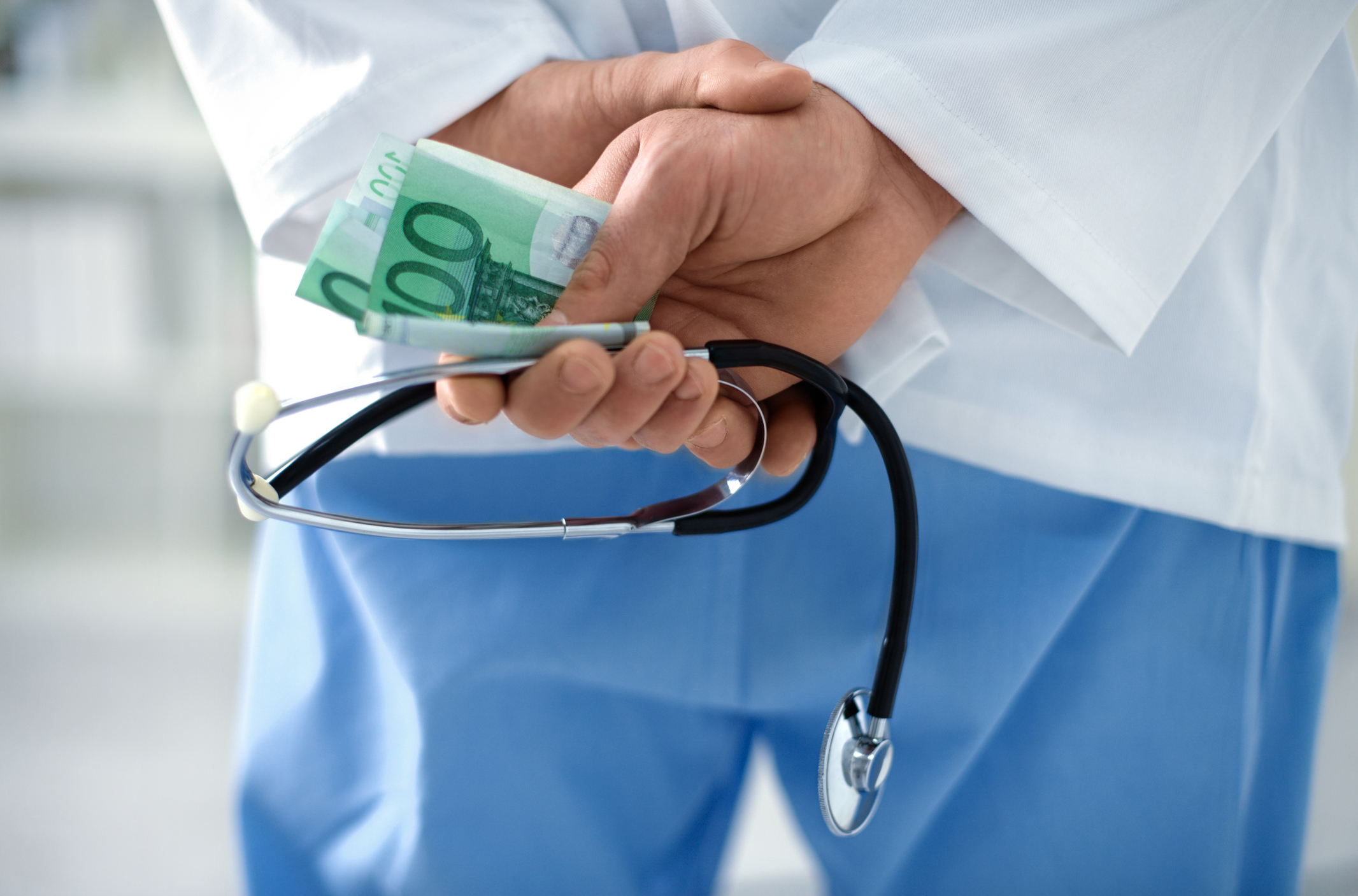 Percheziții DNA la Administrația Spitalelor. Directorul adjunct ar fi luat mită pentru numirea unui director de spital (surse)