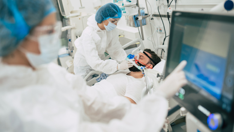 2.000 de noi cazuri COVID pe zi. Rafila spune că nu se vor introduce măștile sanitare în spațiile aglomerate