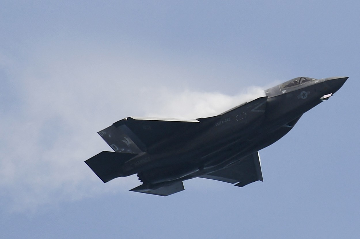 A fost găsită epava avionului militar F-35 dispărut duminică. Oamenii au fost rugați să nu se apropie de zona respectivă