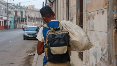 cubanez pe strada