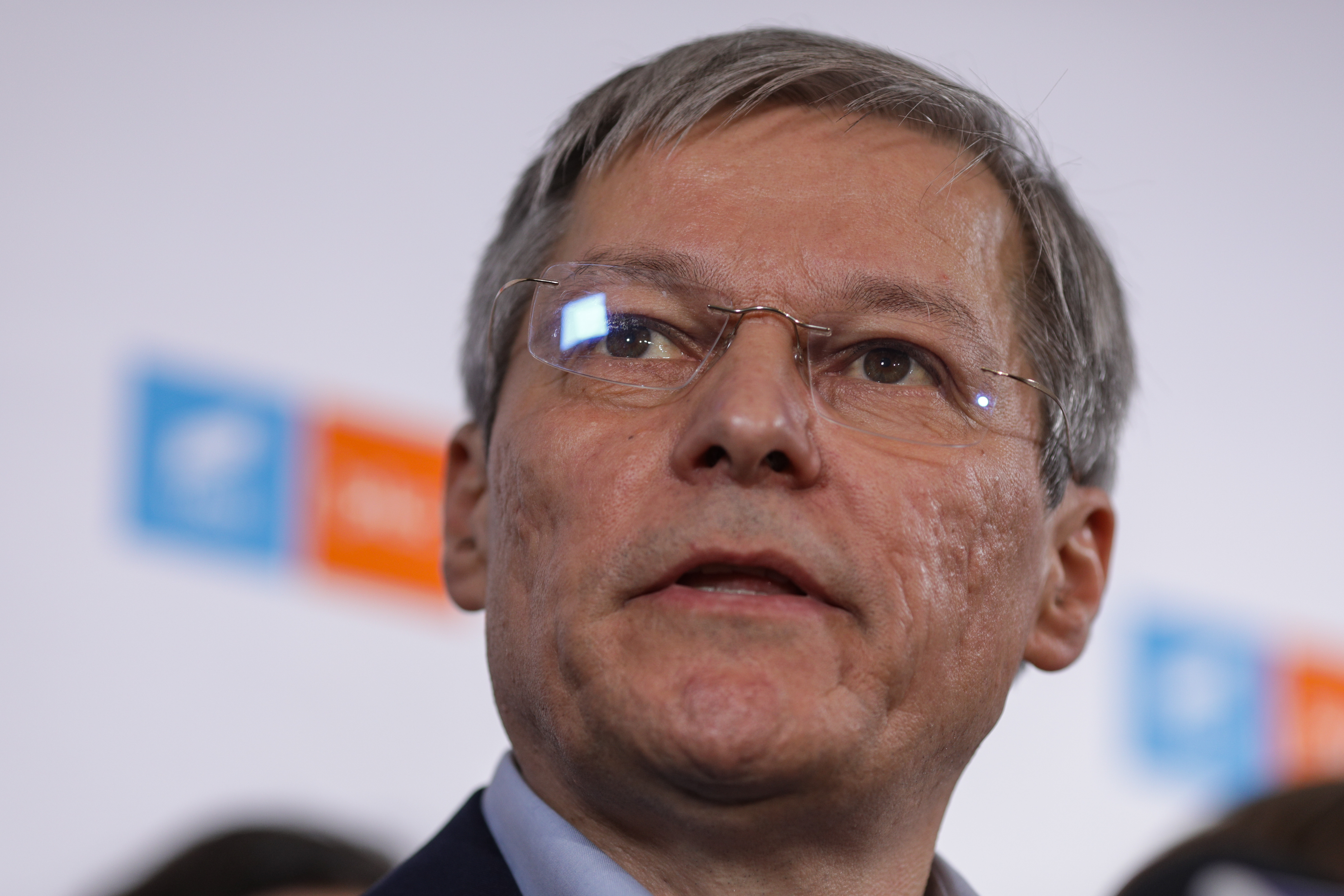Cioloș îl critică dur pe premier pentru măsurile fiscale: Ce face Marcel Ciolacu este număr de iluzionism, nu guvernare
