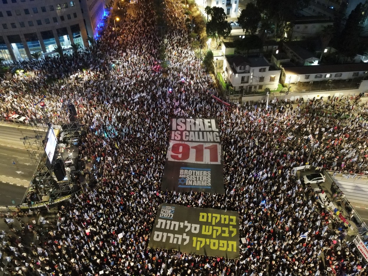 „Democrație! Democrație!”: Reformele judiciare propuse de guvernul Netanyahu scot mii de oameni în stradă